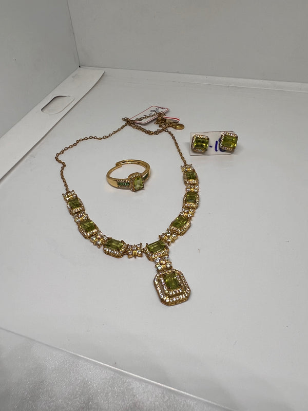 Natural peridot Necklase