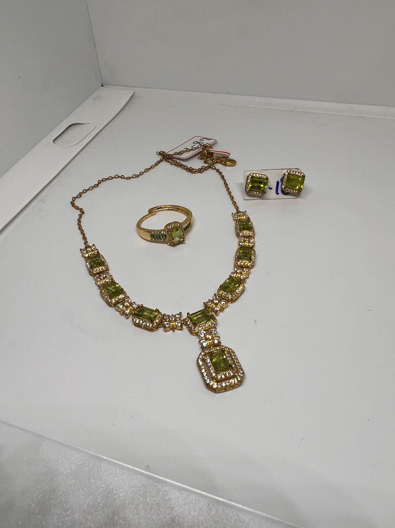 Natural peridot Necklase